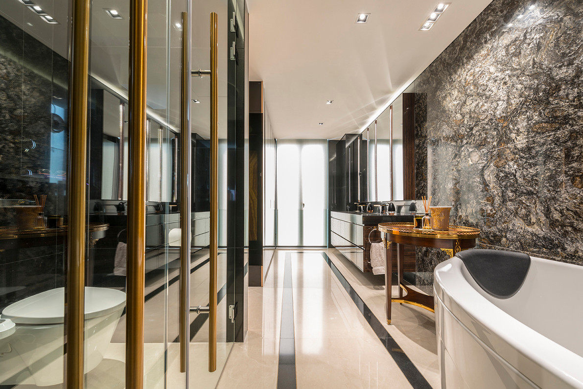 H005, Tropical Contemporary Lux